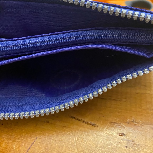 Royal blue nylon Kipling wallet. EUC. No monkey keychain. No wristlet strap. - Picture 3 of 6